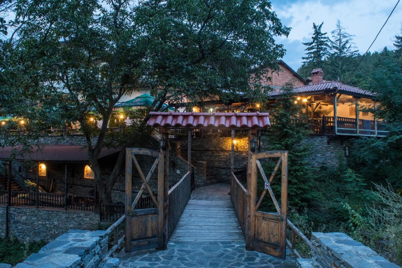 Комплекс Водопада Hotel Khrabrino Ngoại thất bức ảnh